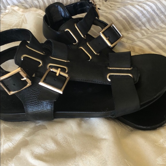 Vince Camuto Sandal - Picture 2 of 2